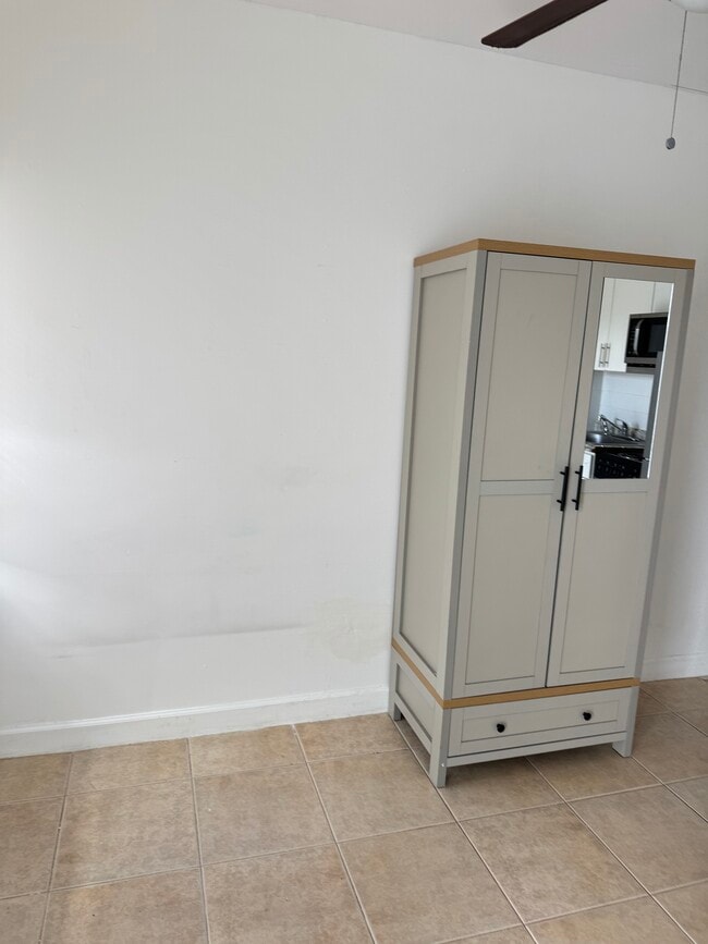 Building Photo - 1113 19th Ave N