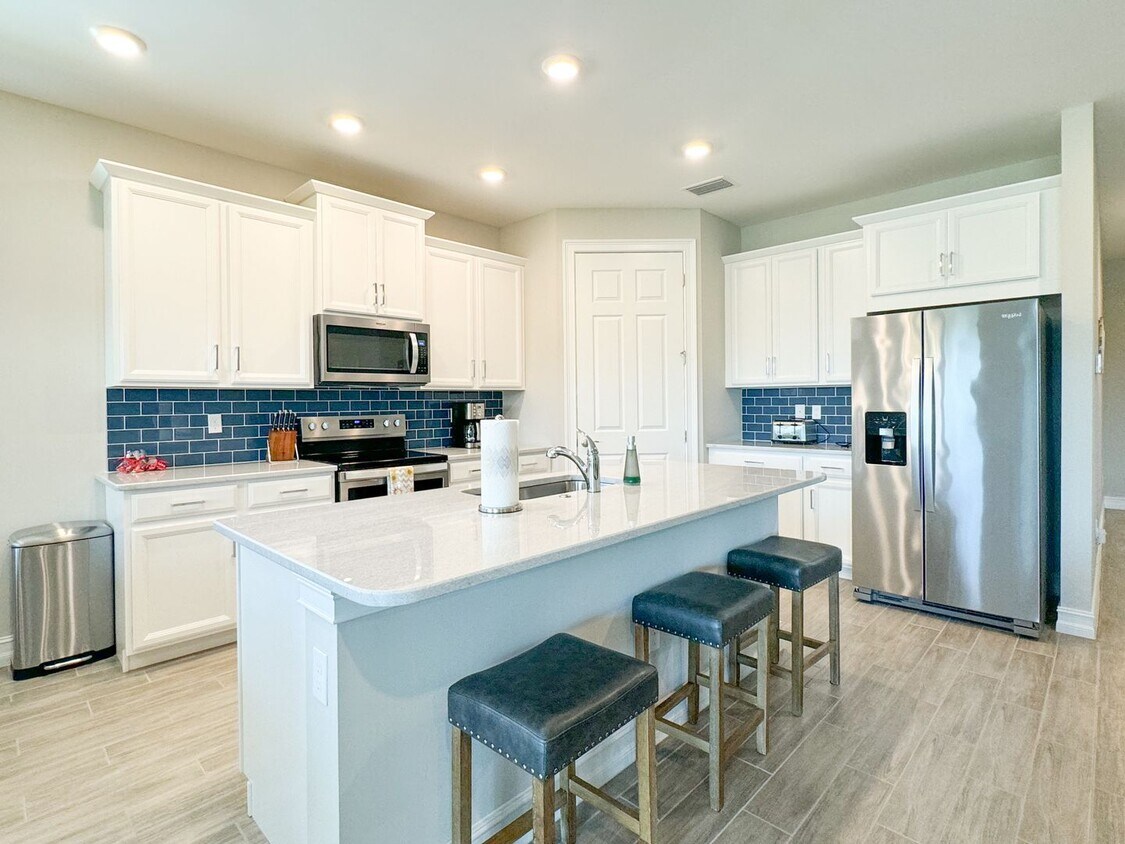 Primary Photo - **NEW CONSTRUCTION**SEASONS TIDE** ANNUAL ...