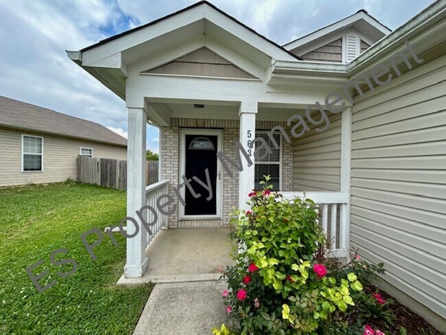 Foto del edificio - Great 3 Bedroom 2 Bathroom Ranch Style Home in Decatur!