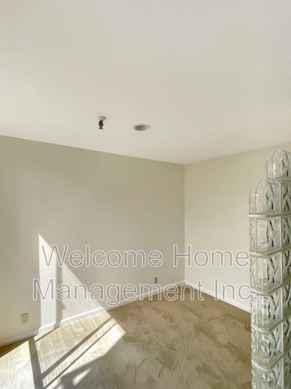 Building Photo - 771 Kingston Ave