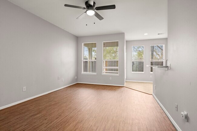 Foto del edificio - 16546 Pentonshire Ln