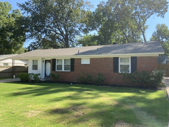 Building Photo - $500 OFF FIRST MONTH'S RENT!