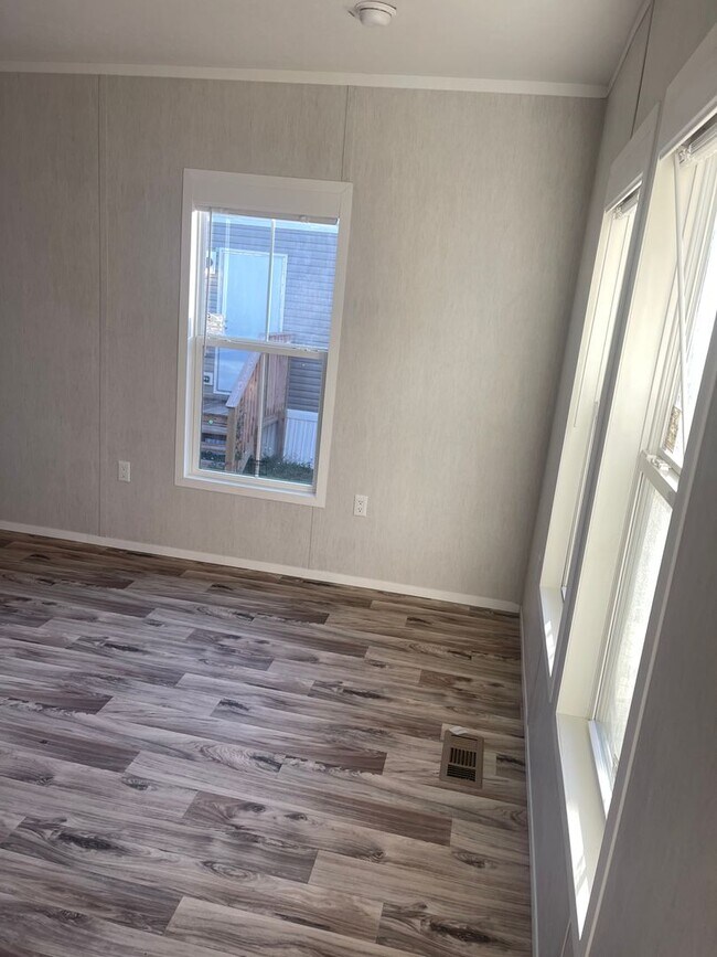 Foto del edificio - LUXURY MOBILE HOME  1 Bedroom/ 1 Bath