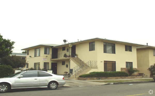 Building Photo - 6708 Templeton St