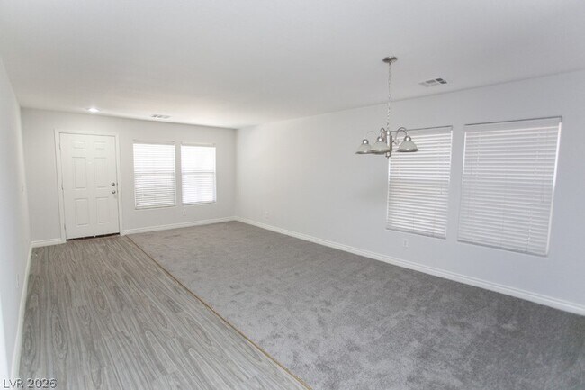Foto del edificio - 6525 Cedar Waxwing St