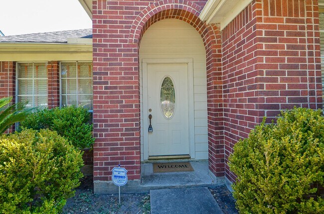Building Photo - 17315 Kenton Crossing Ln