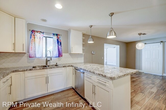 Building Photo - 3 br, 2 bath House - 3305 N. 25th Place