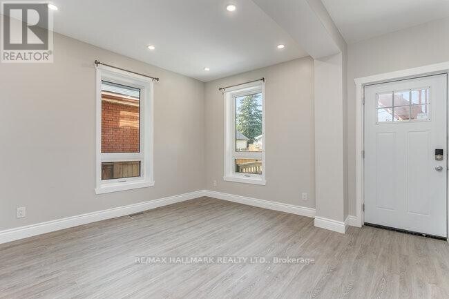 Photo du bâtiment - 291 Emerald St N