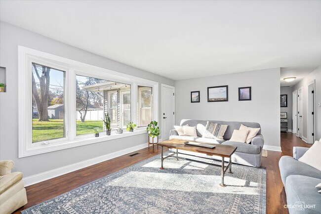 Building Photo - 420 Bridle Ln