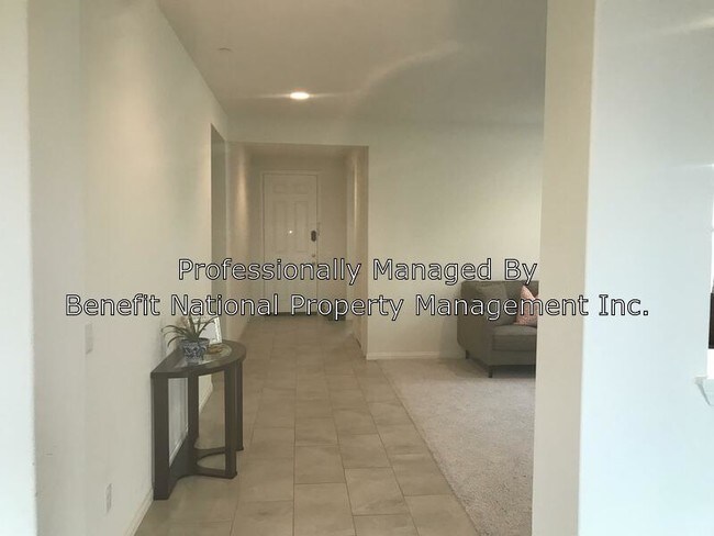 Foto del edificio - 30387 Redding Ave