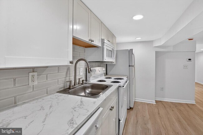 Foto del edificio - 141 Uhland Terrace NE