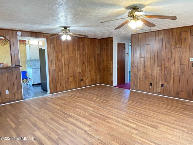 Building Photo - 1120 Bluehill Dr N