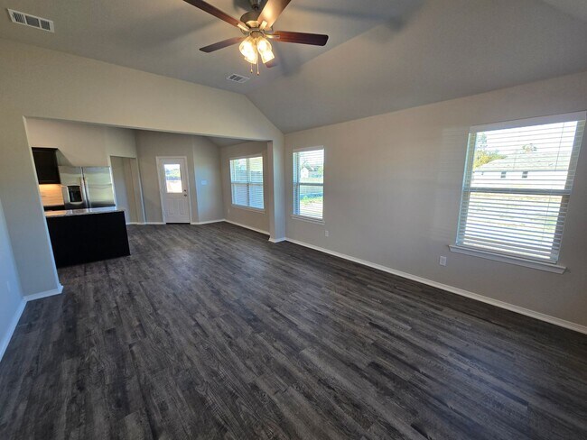 Foto del edificio - New Build! 3 Bedroom 2 Bath home in Navasota