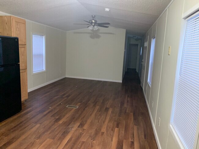 Building Photo - 410 Daly Dr