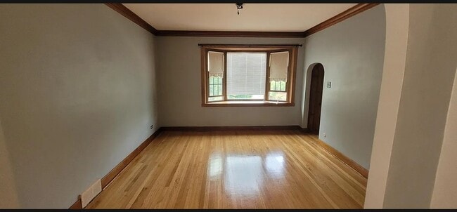 Living Room - 5365 N Magnet Ave