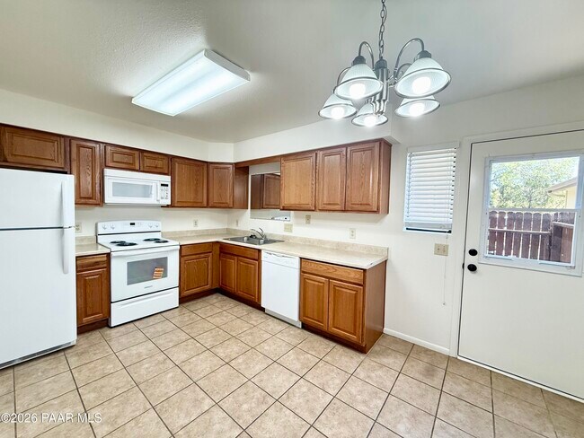 Building Photo - 339 Rim Rock Cir