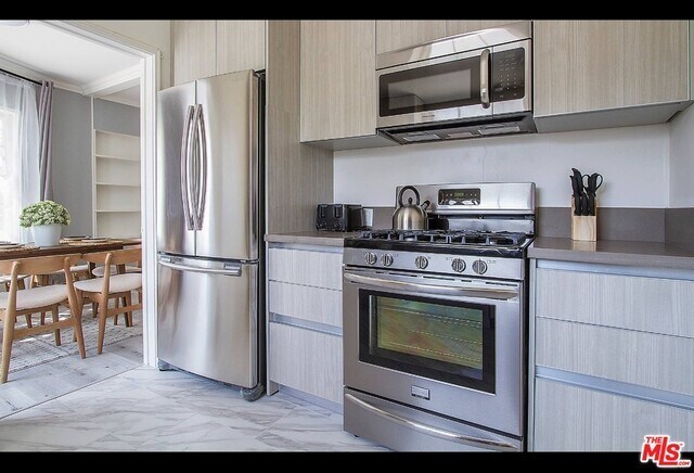 Foto del edificio - 1594 Manning Ave