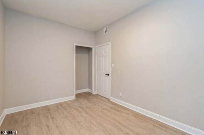 Foto del edificio - 216 S 10th St