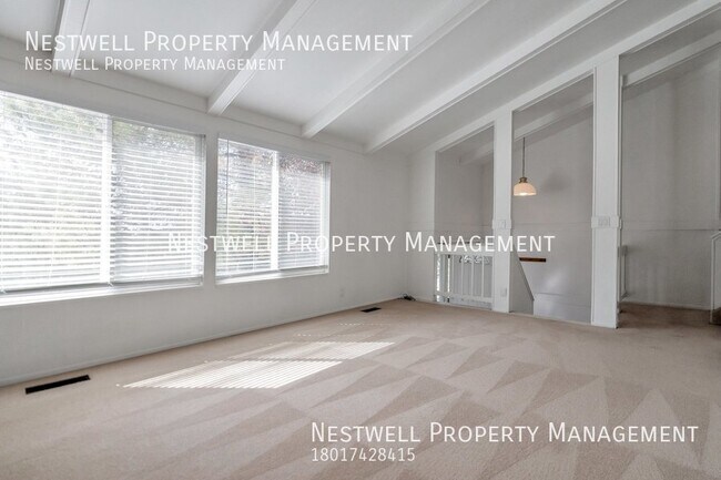 Foto del edificio - $250 OFF 1ST MONTH! Charming 3-bed Duplex ...
