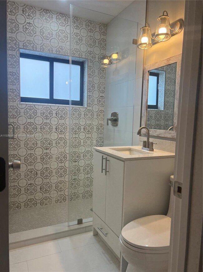 Foto del edificio - 1050 SW 11th St
