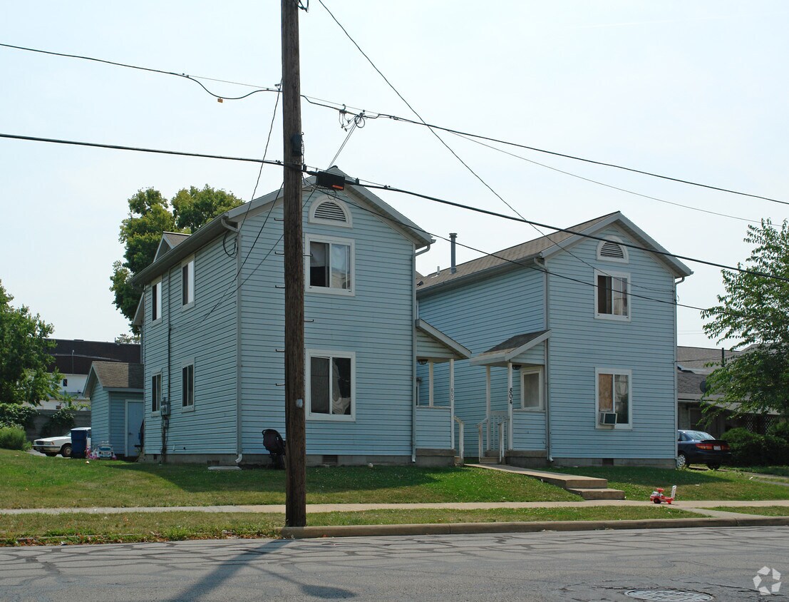 Building Photo - 802 W Market St