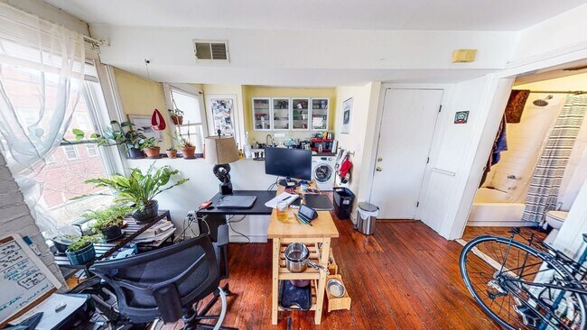 Foto del edificio - Luxurious Remodeled 1BR Suite with Island ...