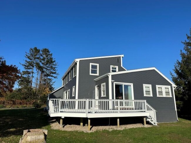 Building Photo - 64 Houston Ave