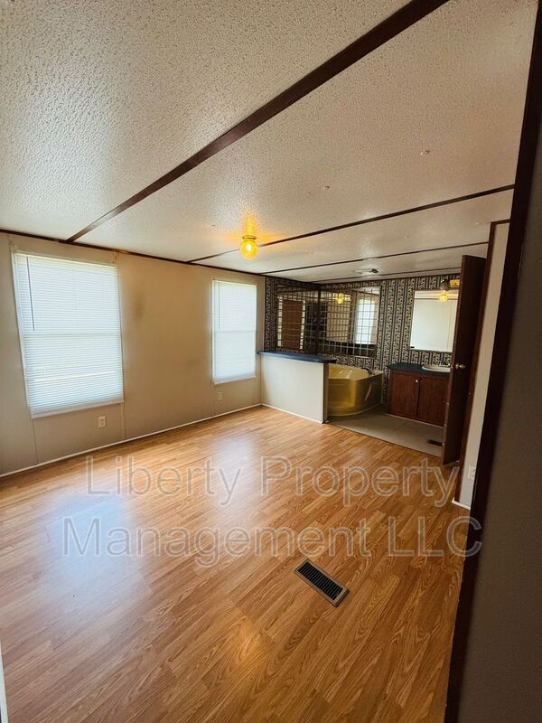 Foto del edificio - 44 Hillside Ln