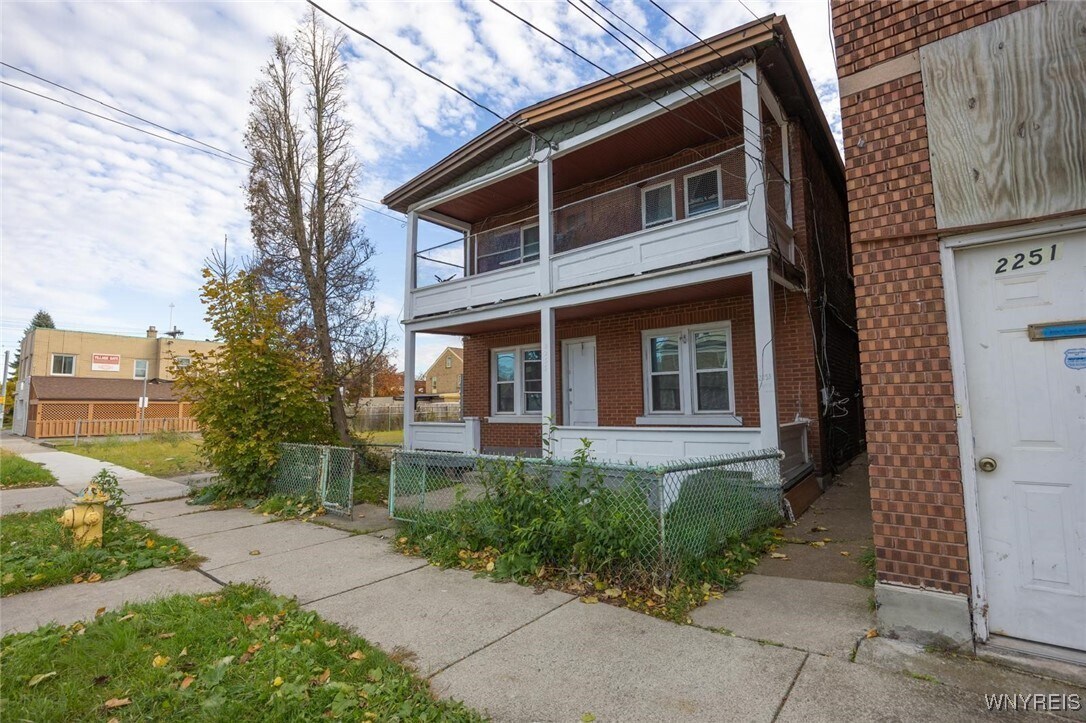 Foto principal - 2253 Niagara St