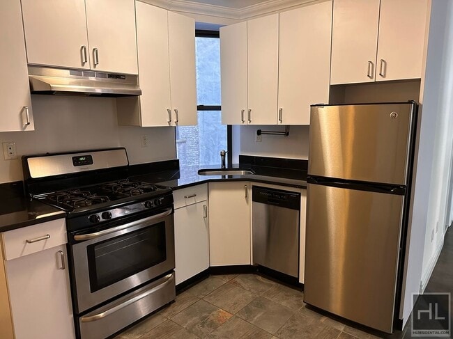 Building Photo - REMSEN ST