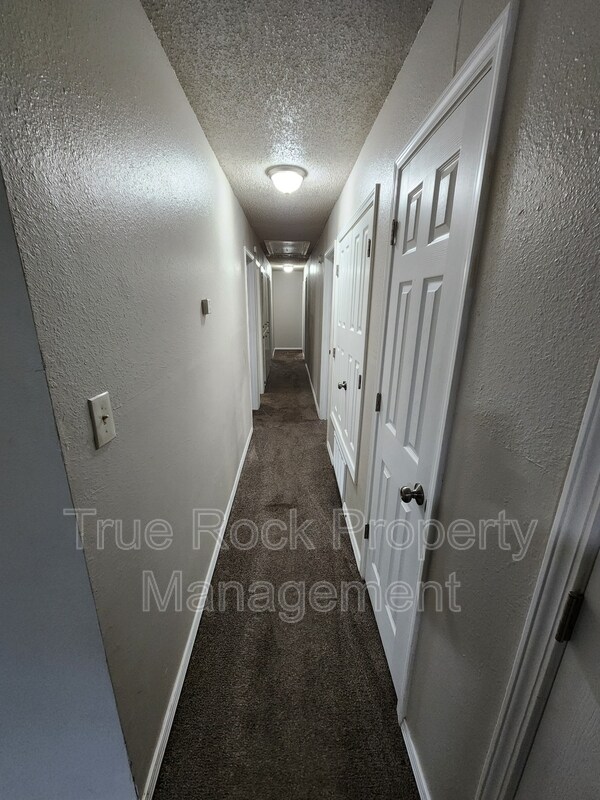 Foto del edificio - 412 E 7th St