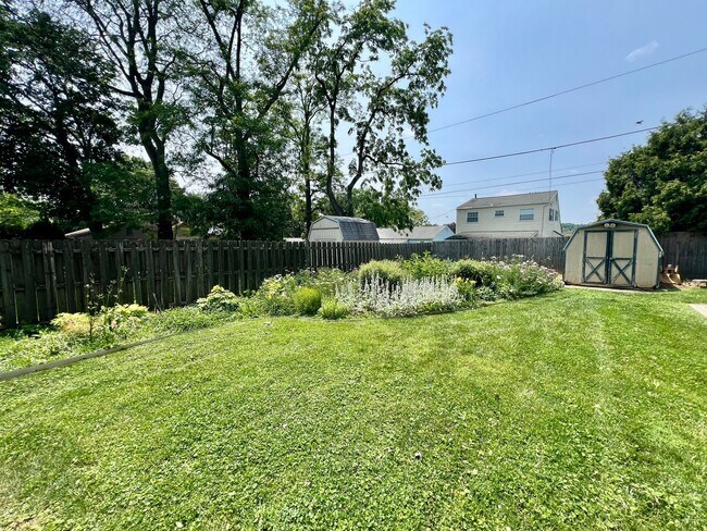 Building Photo - Stunning 3-Bedroom Single Family Home in G...