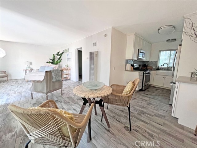 Building Photo - 5574 E Ocean Blvd