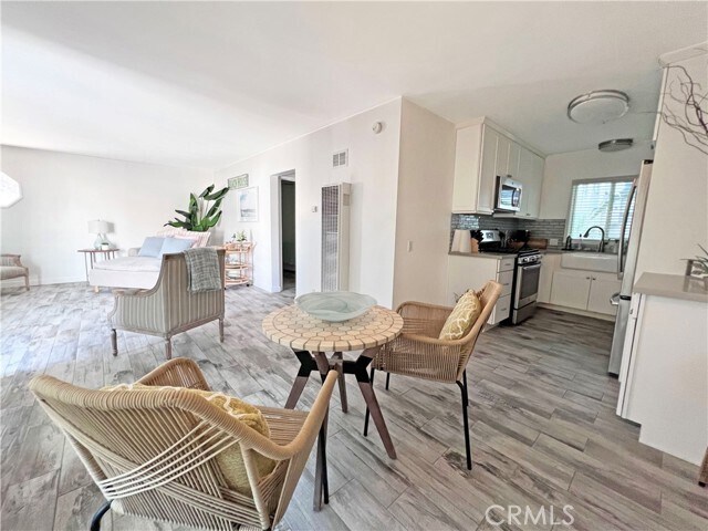 Foto del edificio - 5574 E Ocean Blvd