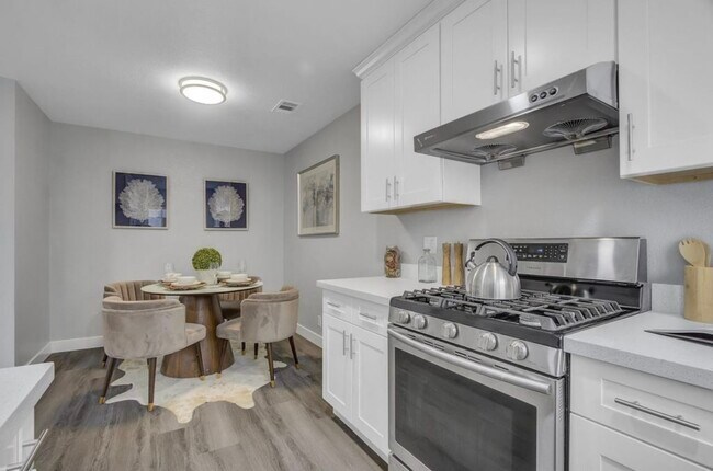 Building Photo - Live Oak Ct