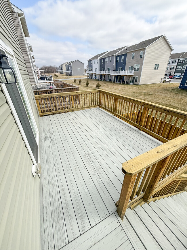 14x10 Deck - 134 Vespucci Ln