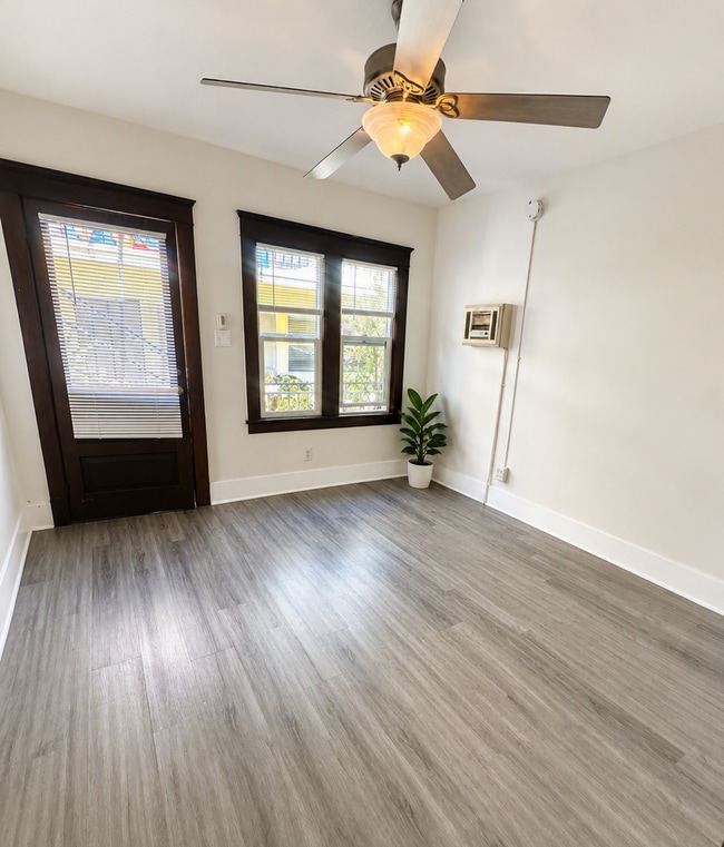 Interior Photo - 23 19th Ave Venice, CA 90291