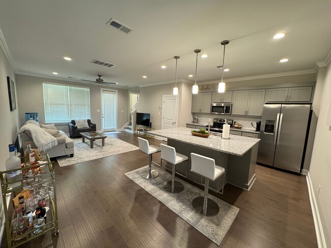 Building Photo - 3BR/3.5BA For Rent
