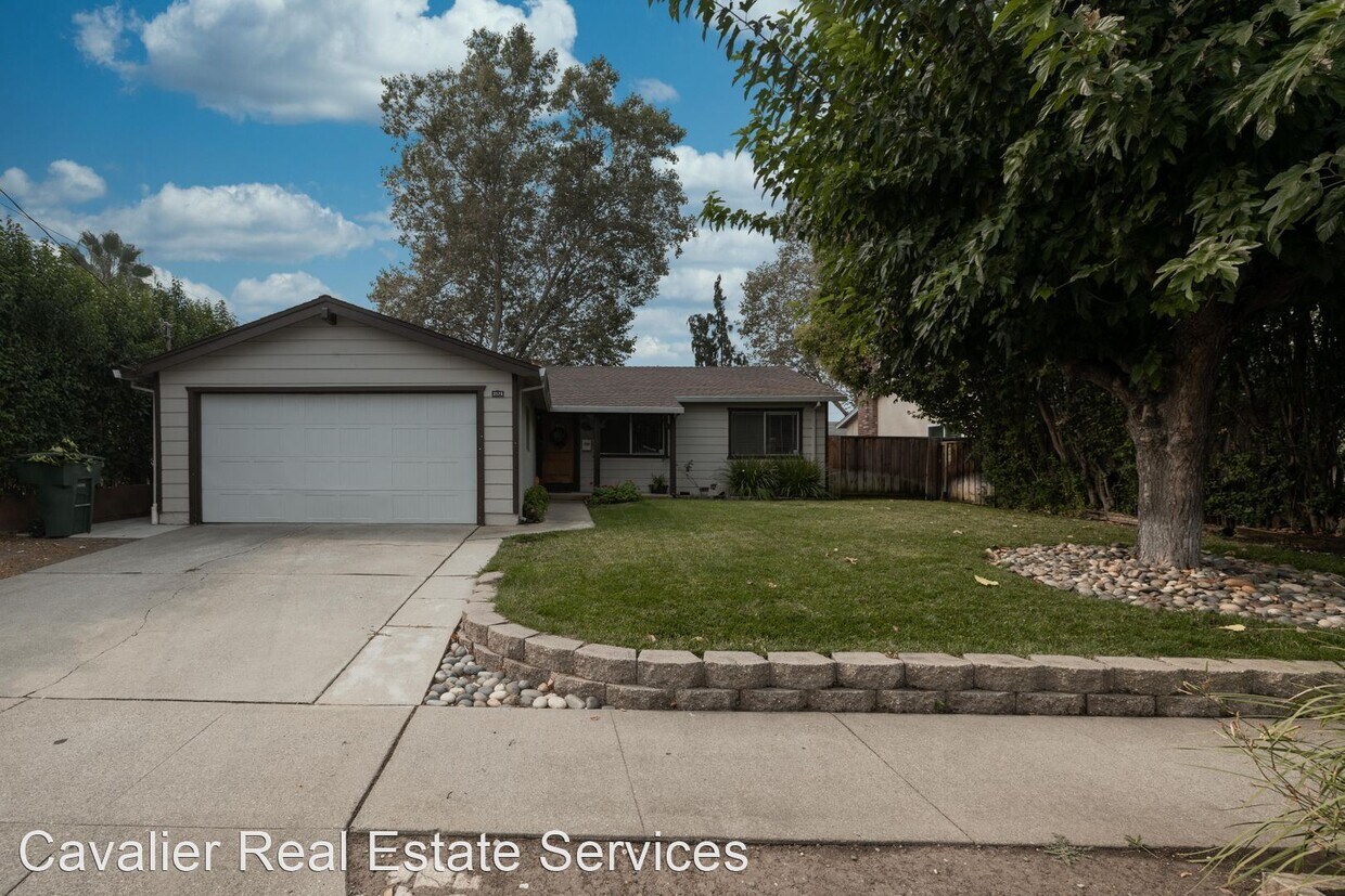 Primary Photo - 4 br, 2 bath House - 3579 Esperanza Drive