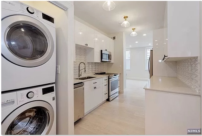 Building Photo - 111 Mulberry St