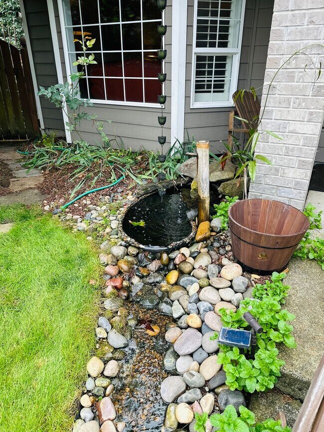 Building Photo - Beautiful Custom Newly Remodeled Home