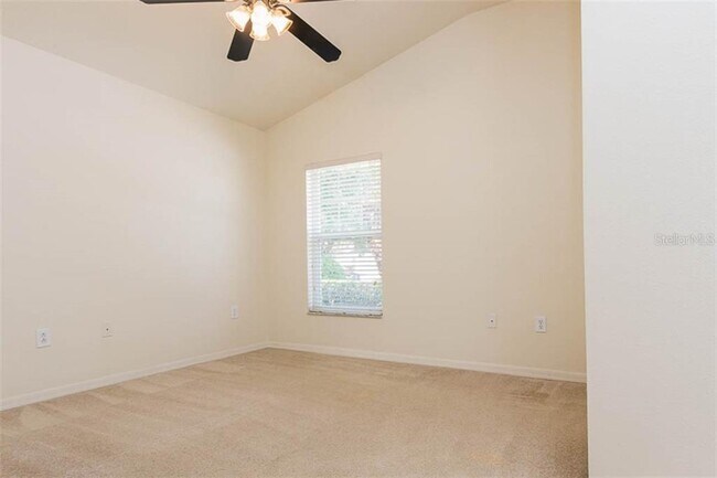 Foto del edificio - 17128 Falconridge Rd