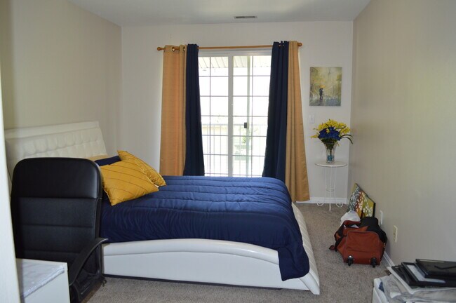 Foto del edificio - Country Woods Condo