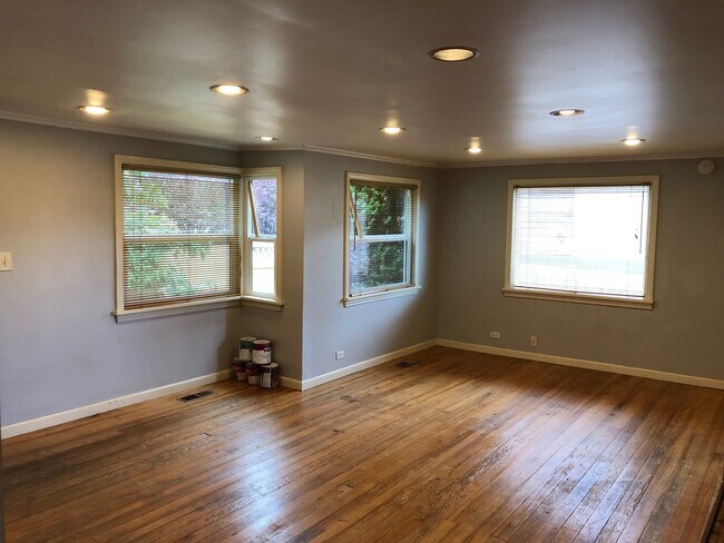 Foto del edificio - Beautiful 4 bed 2 bath Greenwood Home for ...