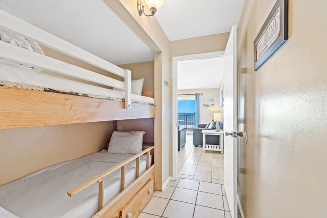 Foto del edificio - 8743 Thomas Dr