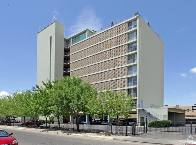 Building Photo - Six Hundred West Alcade Condominiums