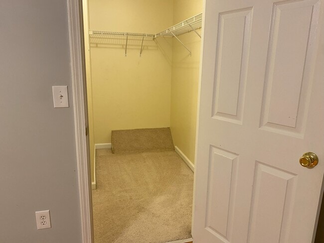 Building Photo - 3030 Barrymore St