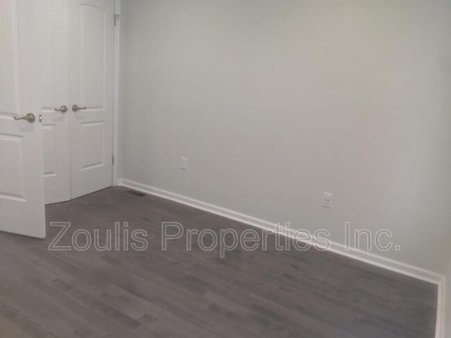 Building Photo - 343 S Macon St.