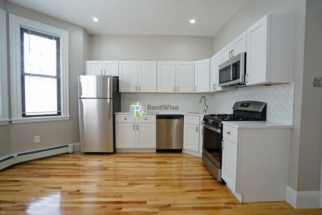 Foto del edificio - 72 Gardner St