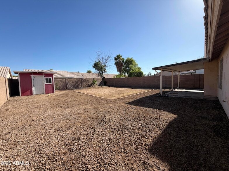 Building Photo - 1407 W Bluefield Ave